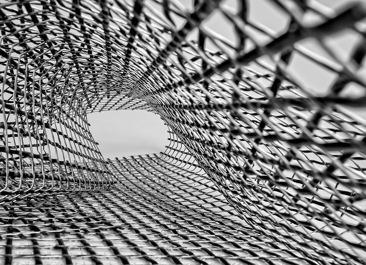 Eisengitter – Baustahlmatten als Quelle magnetischer Verzerrungen